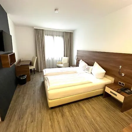 فندق Doctor Weinstube 3*