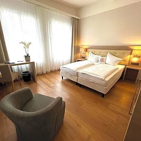 Hotel Doctor Weinstube 3*