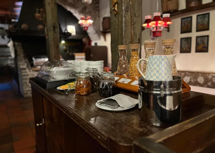 Doctor Weinstube 3* 베른카슈텔쿠에스