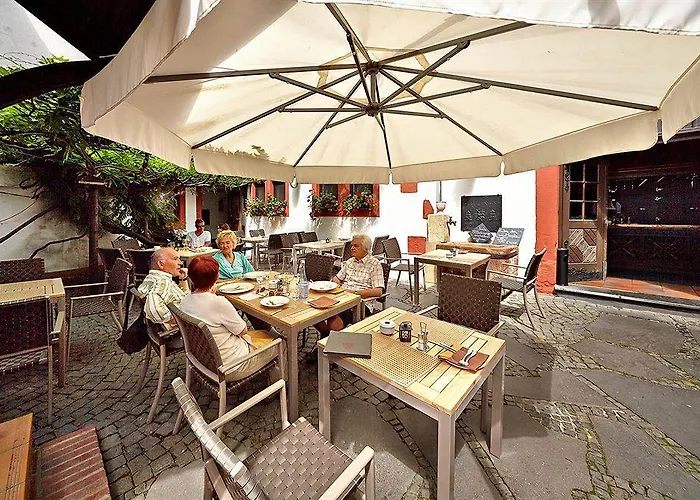 Doctor Weinstube 베른카슈텔쿠에스